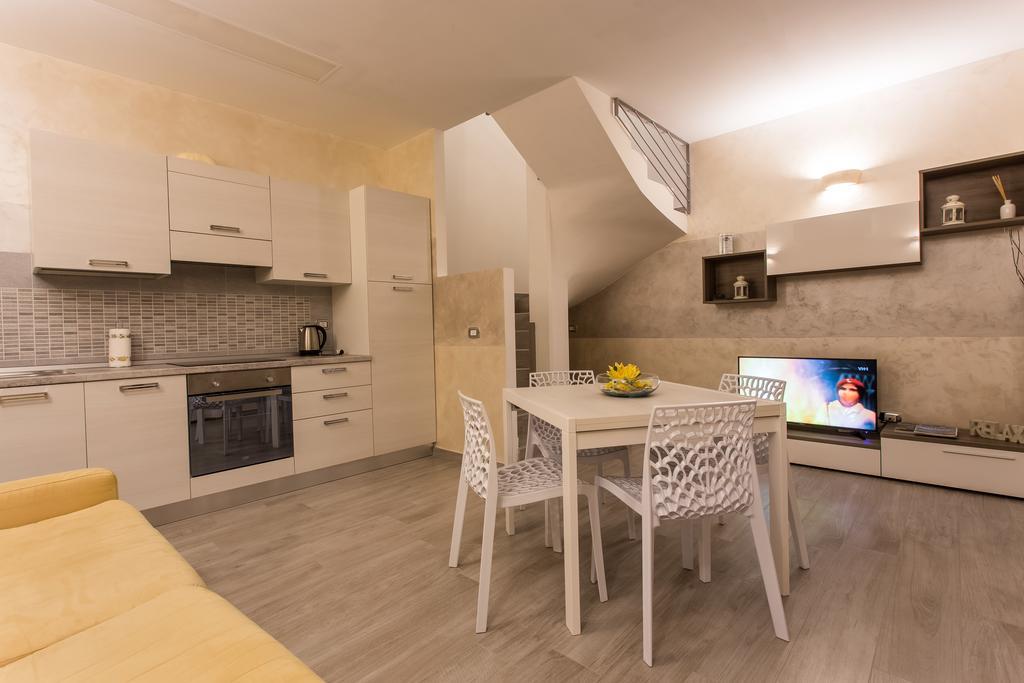 Lm House 01 Daire Lonato Dış mekan fotoğraf