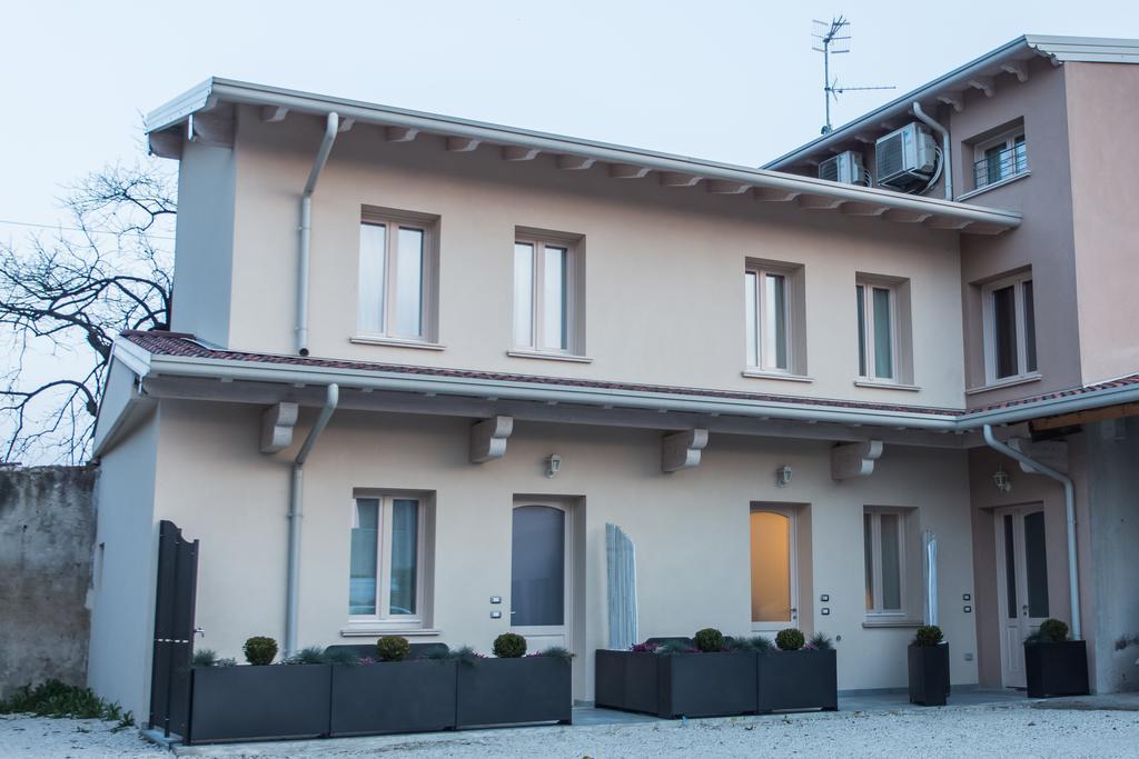 Lm House 01 Daire Lonato Dış mekan fotoğraf