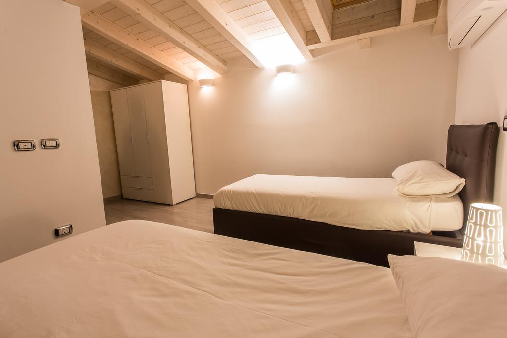 Lm House 01 Daire Lonato Dış mekan fotoğraf