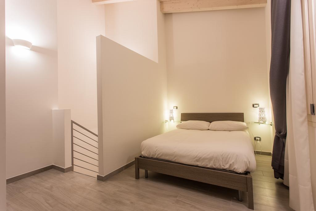 Lm House 01 Daire Lonato Dış mekan fotoğraf